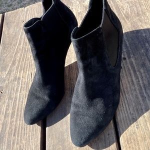 Black Cole Haan Black Suade Pump